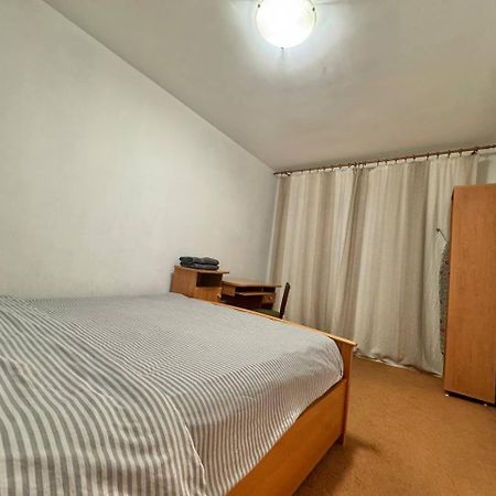 Апартаменти З 2-Ма Кімнатами В 5 Хвилинах Від М. Печерська Kiew Exterior foto